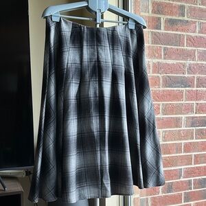 Jones New York Black and Gray Plaid A-Line Skirt